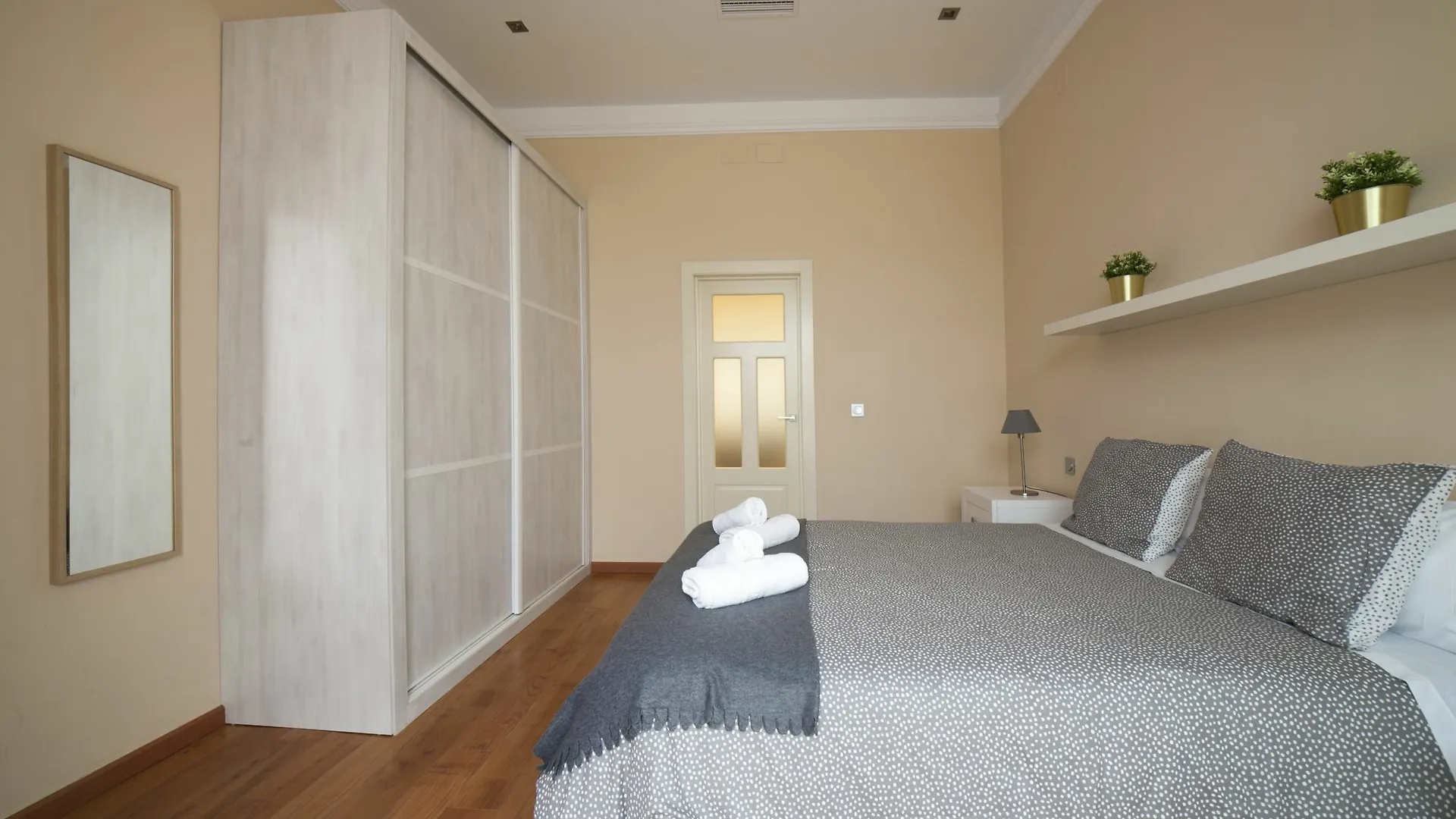 Alohamundi Quevedo Apartment Seville